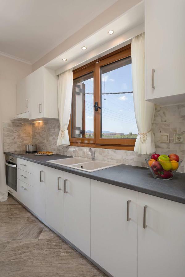 Elena Hara Apartment Alykanas  Bagian luar foto