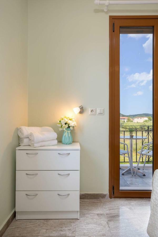 Elena Hara Apartment Alykanas  Bagian luar foto